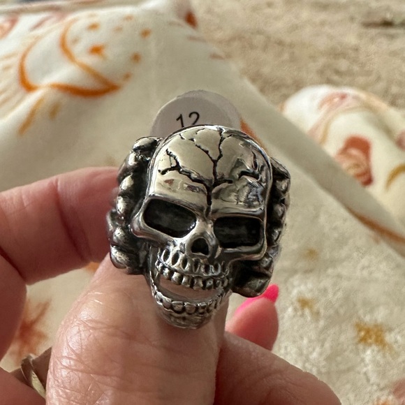 Ring - Picture 2 of 4